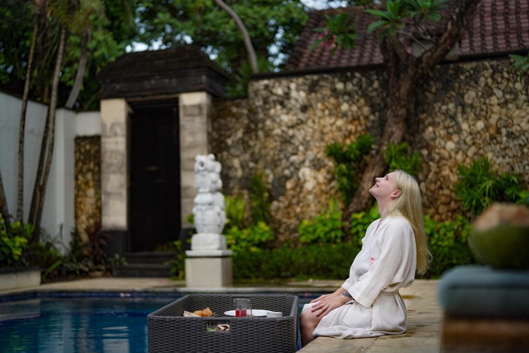 The Club Villas Seminyak Exteriör bild